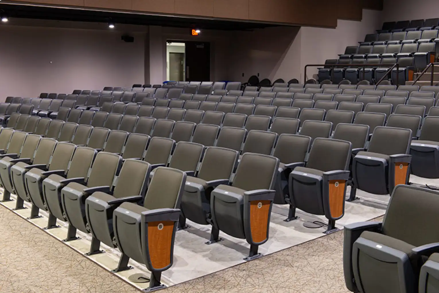 Serie de butacas para auditorios