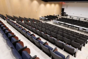 Mayor capacidad y confort con modernas butacas para auditorios