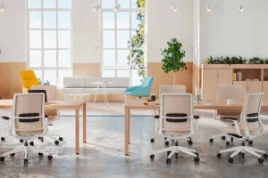 Cómo las sillas de diseño ergonómico influyen en el bienestar laboral