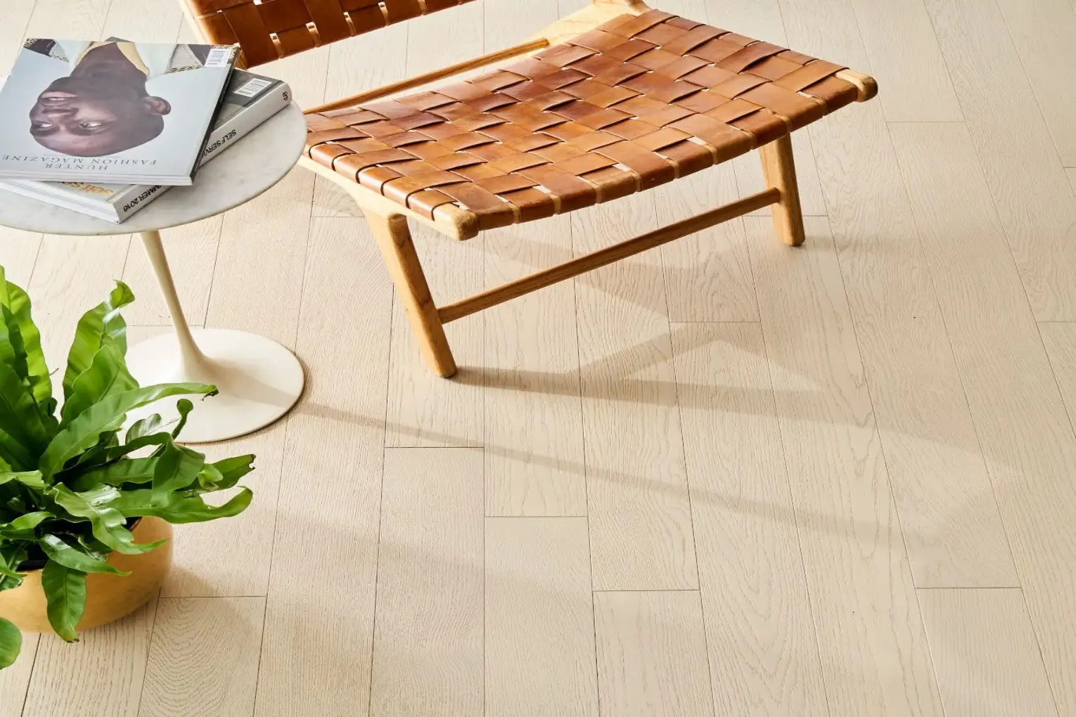 Diseño y calidez con madera en interiores contemporáneos